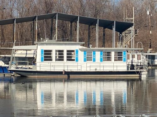 Houseboat for sale used