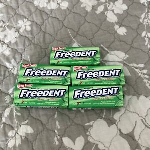 Freedent Nonstick Chewing Gum Cool Peppermint Flavor 15 Count Five Packs New
