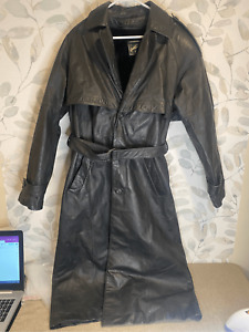 Rafaelo Men’s Golden Collection” Vintage Leather Trenchcoat. Size 38.