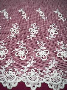 Beautiful antique lace and application L 165 cm x height 25 cm ref D152