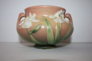 Roseville Pottery 1938 Iris 647-3