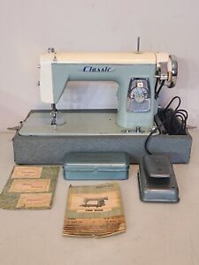 Sewing Machine CLASSIC De Luxe DST STREAMLINER Blue Green TESTED  w/ VIDEO