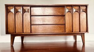 Vintage MCM Buffet, Credenza, Sideboard Similar to Broyhill, or Kent Coffee.