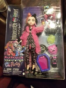 Monsters High Doll lot of 3 New in Box Clawdeen Wolf x2 & Draculaura with Pets