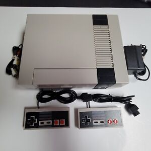 GUARANTEED Nintendo NES Original Console - 2 Controllers  NEW 72 pin installed
