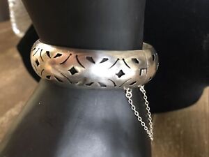 VTG Mexico 128 sterling hinged bangle with cut outs safety chain