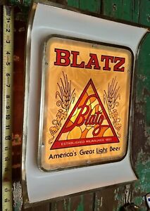 Vintage BLATZ America's Great Light Beer 1981 Lighted Sign EST. Milwaukee 1851