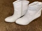 White snakeskin cowgirl ankle boots. size- 7 in women’s -