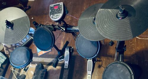 Alesis Command Mesh 8-piece Electronic Drum Kit (used)