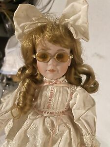 New ListingSeymour Mann Connoisseur Collection Vintage Porcelain Doll 1988 Millie