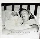 1950 Press Photo Zoe Ann Olsen Jensen, wife of Jackie Jensen, with new daughter