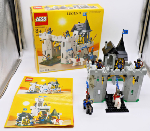 LEGO Legend 10039 (6074 Black Falcon's Fortress) 100% Complete