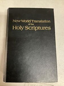 New World Translation of the holy scriptures vintage Bible 1984 small pocket