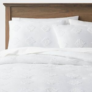 Full/Queen Tufted Diamond Crinkle Comforter & Sham White -Threshold