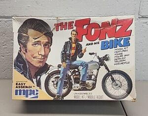 Vtg. 1976 MPC The Fonz And His Bike Triumph Model Kit 1-0634 Complete Started