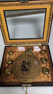 Mr. Christmas Grand bell symphonium Wooden Music Box W/ 15 Discs Works perfectly