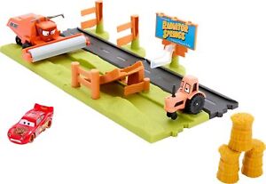 Mattel Disney and Pixar Cars Playset with 3 Toy Vehicles New