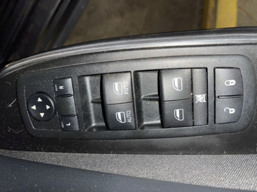 14 JEEP CHEROKEE Door Switch Front Left w/ Automatic up and down front windows (For: Jeep Cherokee Trailhawk)
