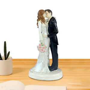 Wedding Cake Topper Resin Bride and Groom Figurine Wedding Decoration