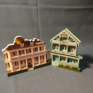 lot of 2 Shelia's Collectible houses-31 Legare Street and Ocean Pathway Princess