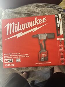 Milwaukee M12 2550-22 12V Li-Ion Cordless Rivet Tool Kit - Red NEW