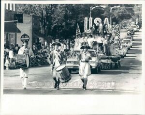 1987 Press Photo Patriotic Parade 1980s Newton Catawba County North Carolina