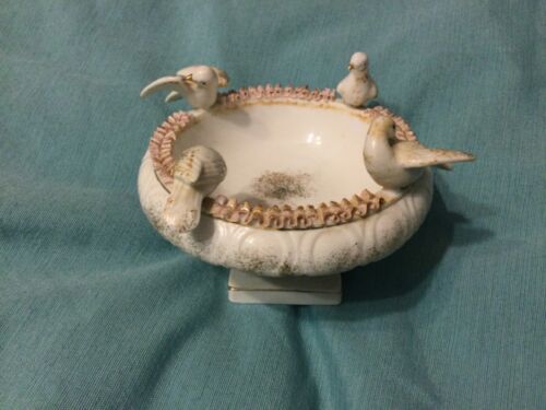 Miniature Porcelain Bird Bath White With Gold Trim and 4 Figurines