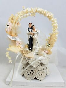 Wedding Bride & Groom Cake Topper Dark Hair Katherine's Collection NEW