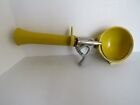 Vintage BONNY ICE CREAM SCOOP Yellow/Grey Bonny Products Co. Plastic Stainles