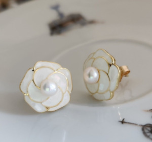 Natural 5mmPearl Mother-of- Pearl Flower Stud Earrings 14k Yellow Gold in Silver