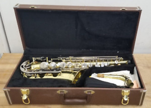 YAMAHA YAS-23 Alto Saxophone With Hard Case + EXTRAS - USED