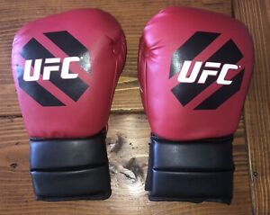 Official UFC Fight Gloves Size 14oz  - MMA Fight Gear NWT - Never Used