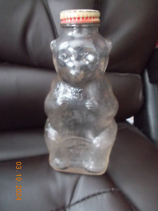 Vintage Owens Illinois Snow Crest Beverages, Inc. Glass Jar Bear w/ Slotted Cap