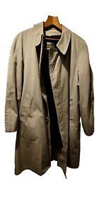 London Fog  Mens Raincoat 42R Beige With Zip-Out-Lining Vintage