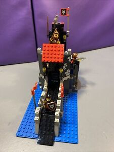 Vintage Lego Castle 6075 - Wolfpack Tower- 100% Complete - 1992