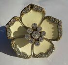 GOLD COLOR ELASTIC RING GAWDY WHITE JEWELED FLOWER FASHION JEWELRY COSPLAY DEFCT