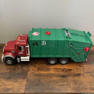 Bruder Recycling Truck Mack Rear Loading Granite X2 Garbage Trash Green Red '07