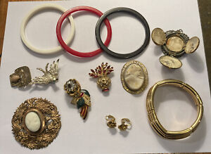 Lot Of 12 Pieces Vintage Antique Jewelry Bakelite Cameo Signed Pins Bracelet
