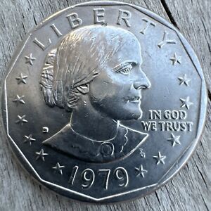 1979 D ONE DOLLAR Coin Susan B Anthony Liberty #12$2