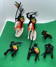 5 Medieval Knights + 2 Horses made in China Plastic