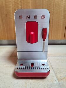 SMEG Fully Automatic Coffee Machine with Integrated Grinder and Steam Wand 