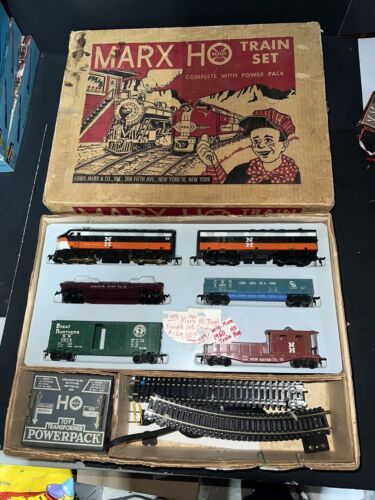 Vintage Marx HO Train Set #64888 New Haven  Locomotive And Cars Track W/ Box