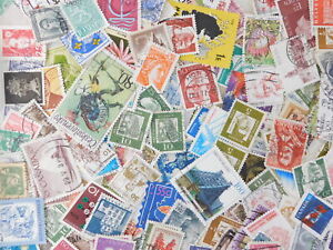 STAMP WORLD WIDE 1000 pc lot off paper kiloware philatelic collection used