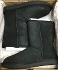 UGG W Classic Short II Cold Weather / Snow Boots - Size 9 - Open Box/Some Debris