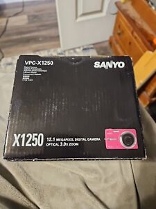 Sanyo VPC-X1250 12.1 MP 3X Optical Zoom Camera Pink Still In Box