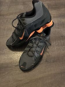 NIKE SHOX  TURBO 3.2 SL Mens Shoes SZ 13 455541-080 Dark Grey/Total Orange-Ant