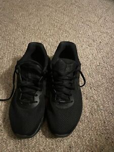 Womens Nike sneakers size 9.5 black slightly used