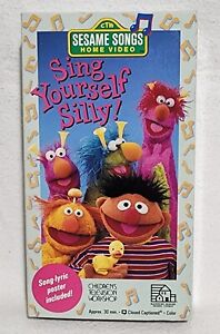 Sesame Street - Sing Yourself Silly (VHS, 1990) - Good Condition - See Photos