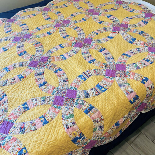 New ListingVintage Double Wedding Ring Quilt 70