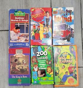 Lot of 20 VHS Movies/shows Walt Disney Animated Mix With Various Edu.
